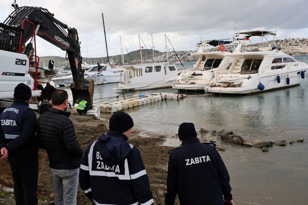 Bodrum'da Gümbet Koyu halka kazandırılıyor