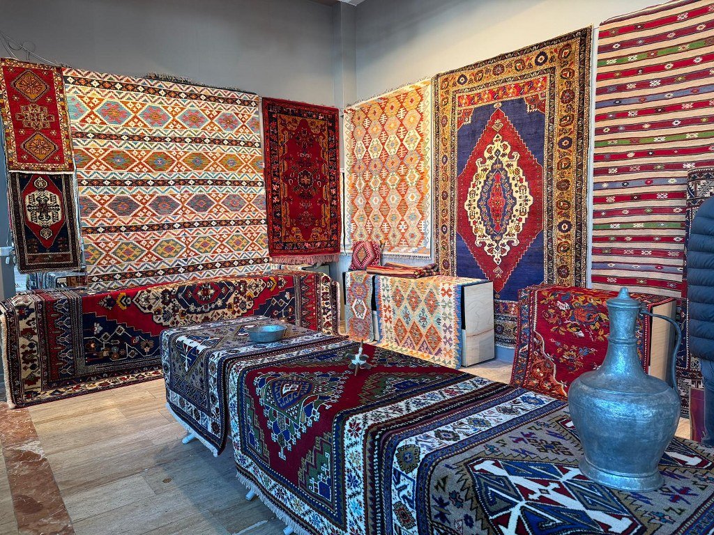 Kaya Halısı ve kilim sergisi açıldı