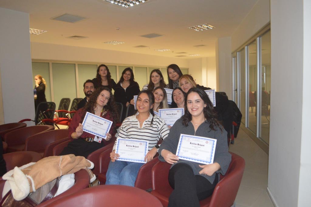 Yoğun bakım hemşireliği sertifikasyon eğitimi tamamlandı