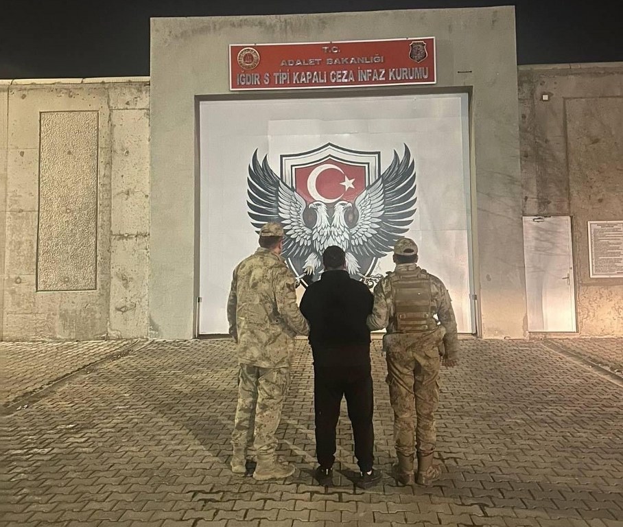 Yasa dışı yollarla Türkiye'ye girmeye çalışırken yakalandı