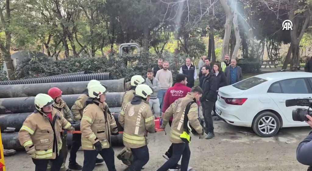 İnşaat alanındaki çukura düşen işçi kurtarıldı
