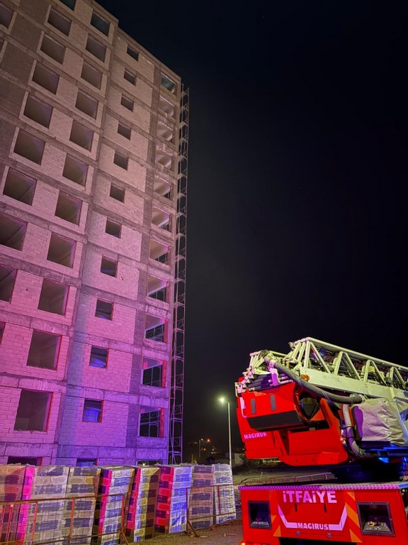 İntihara kalkışan kadını polis ikna etti