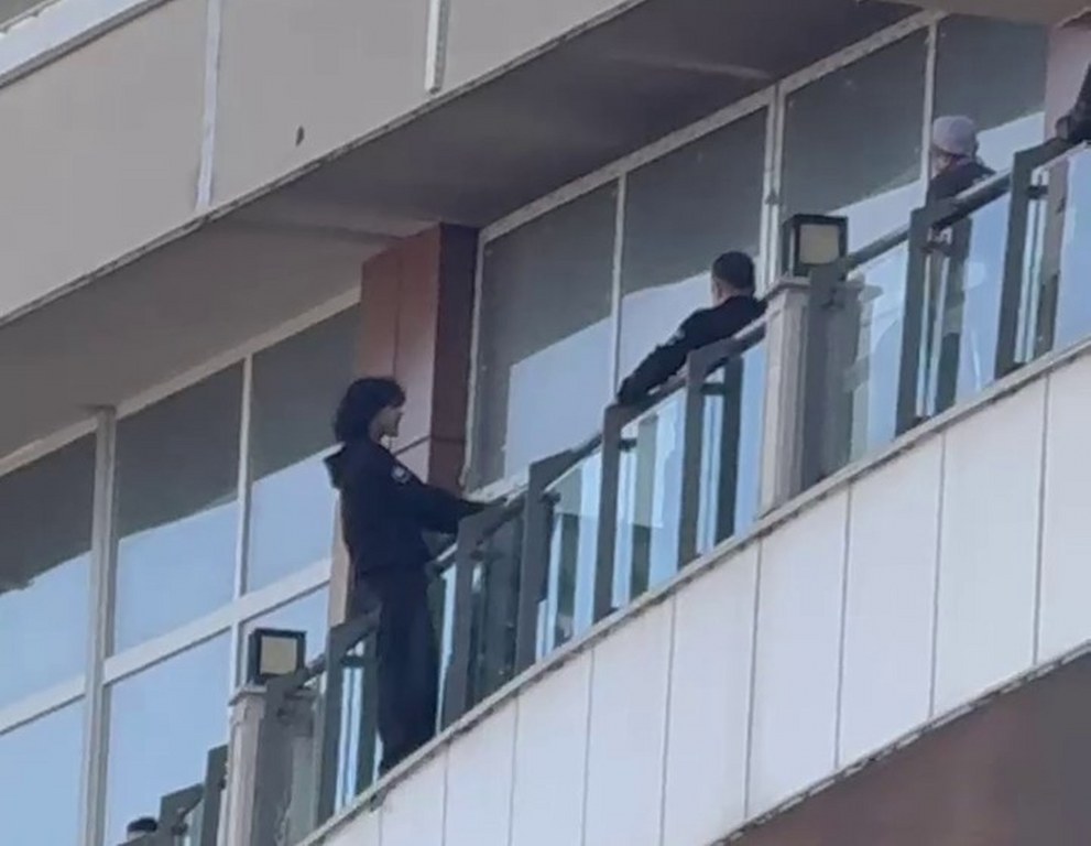 İntihar girişimindeki genci polis ikna etti