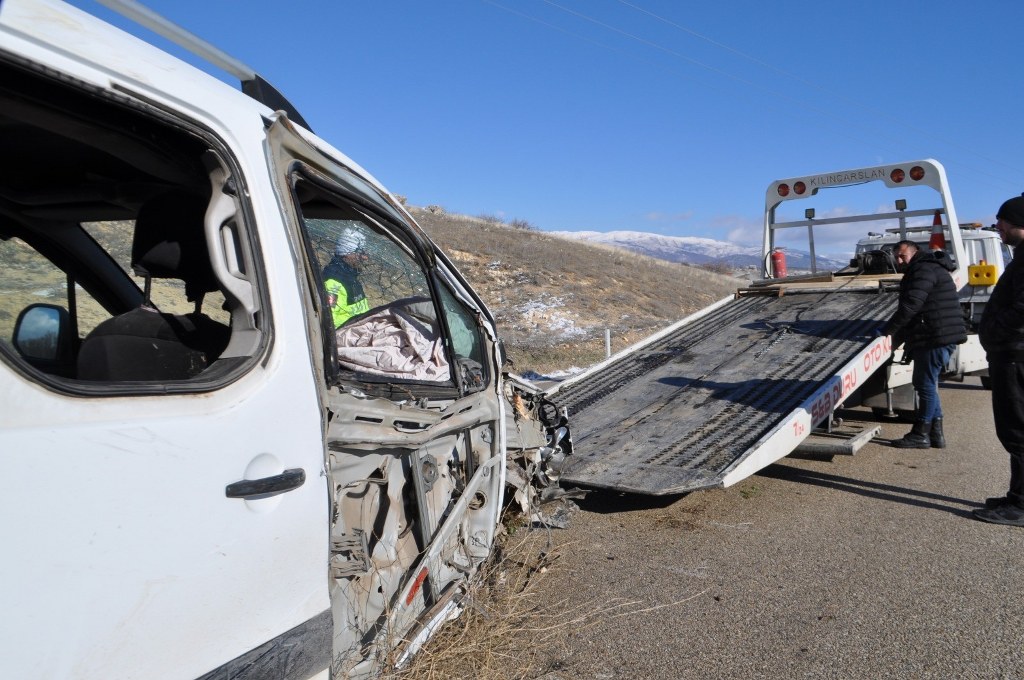 Gizli buzlanma kazaya neden oldu: 4 yaralı