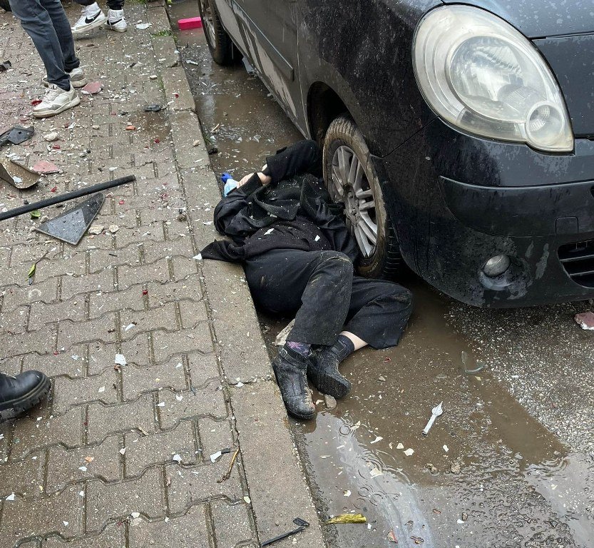 Apartmanın bahçesine uçtu: 1'i ağır 6 yaralı