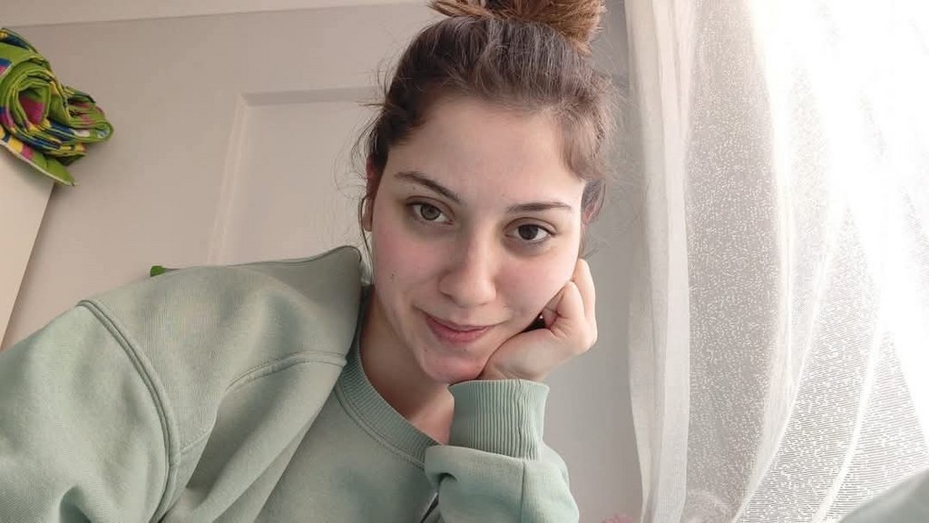 Komşusu tarafından öldürülen genç kız, toprağa verildi