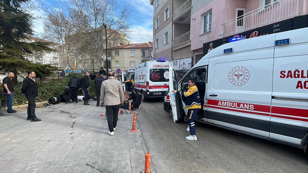 Silahlı saldırıda oğlunun ardından baba da hayatını kaybetti