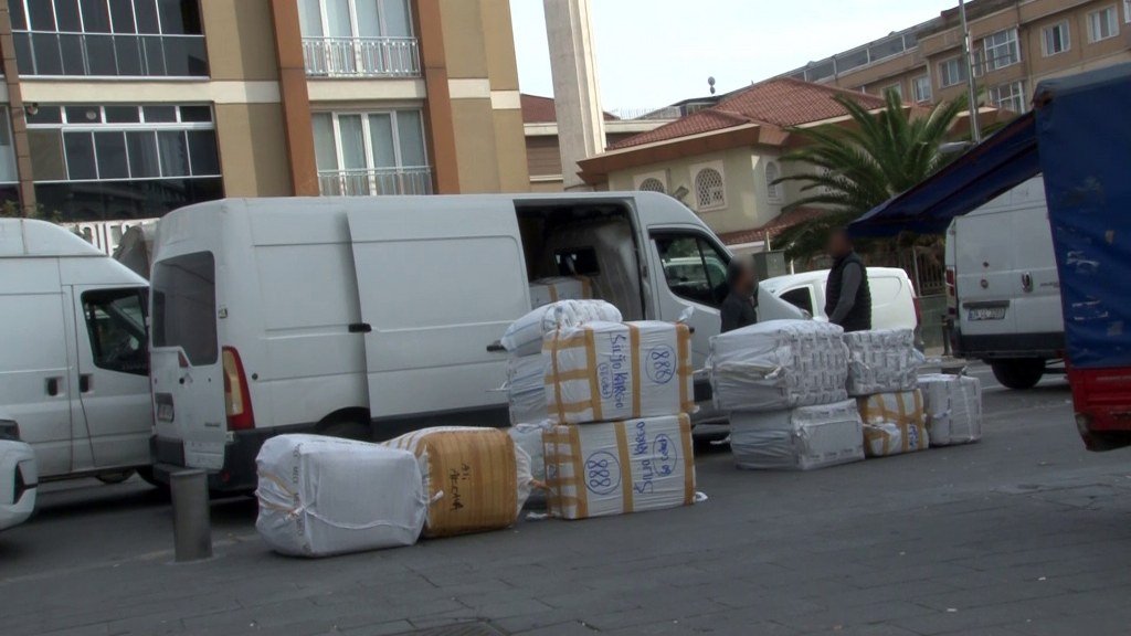 Kargosu çalınan bir esnaf 2 kargo çalışanını silahla vurdu