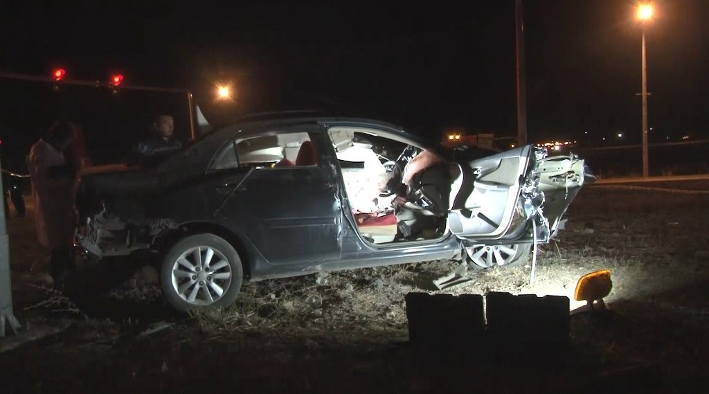 Kamyon ile otomobilin çarpıştığı kazada 1 kişi hayatını kaybetti.