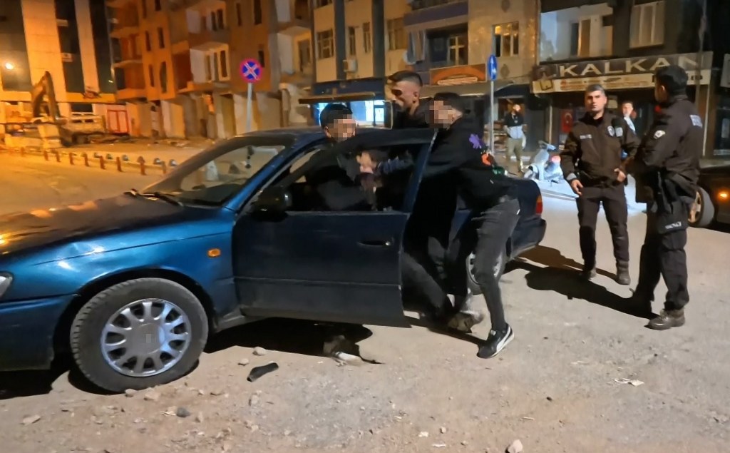 Tükürük yüzünden kavga çıktı