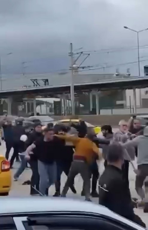 Savaşı andıran kavga kamerada