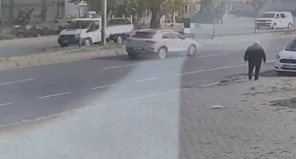 Otomobilin çarpması sonucu hayatını kaybetti