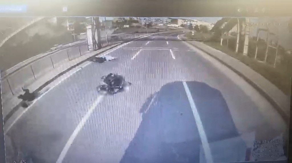 Zincirleme kaza: 2 motosiklet sürücüsü yaralandı