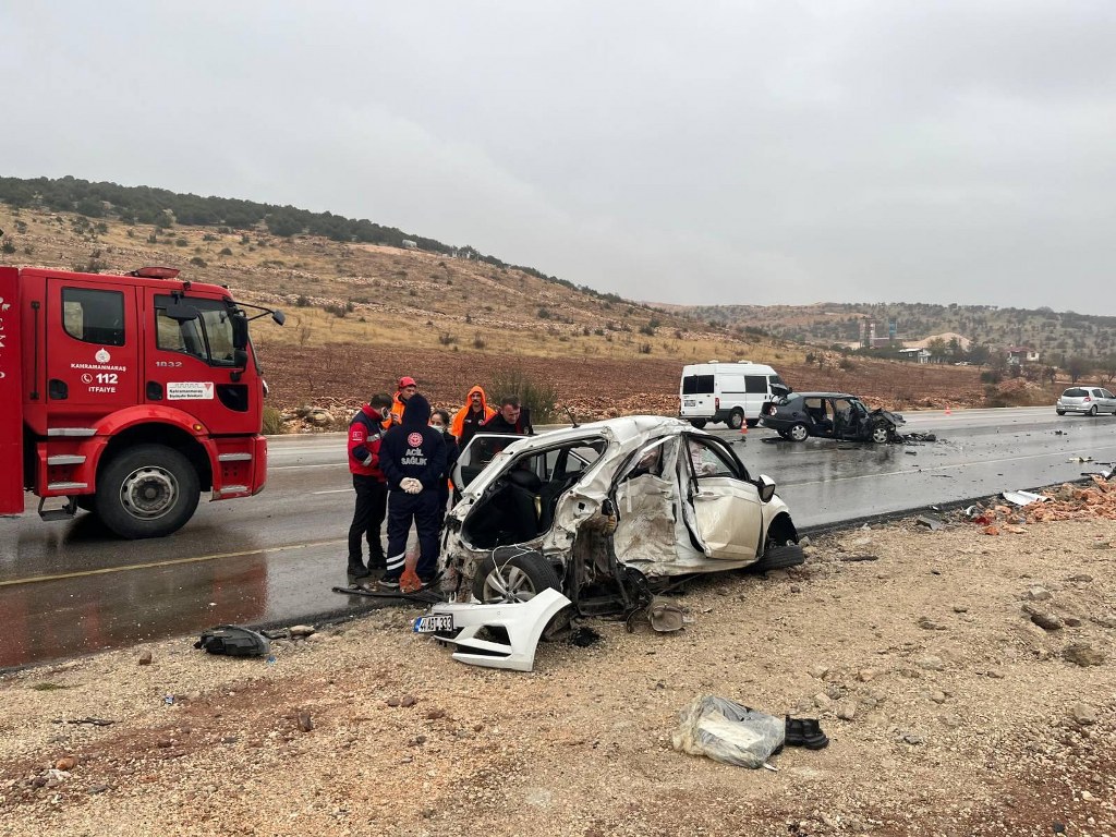 Kazada doktor kurtarılamadı, 2 kişi de ağır yaralandı