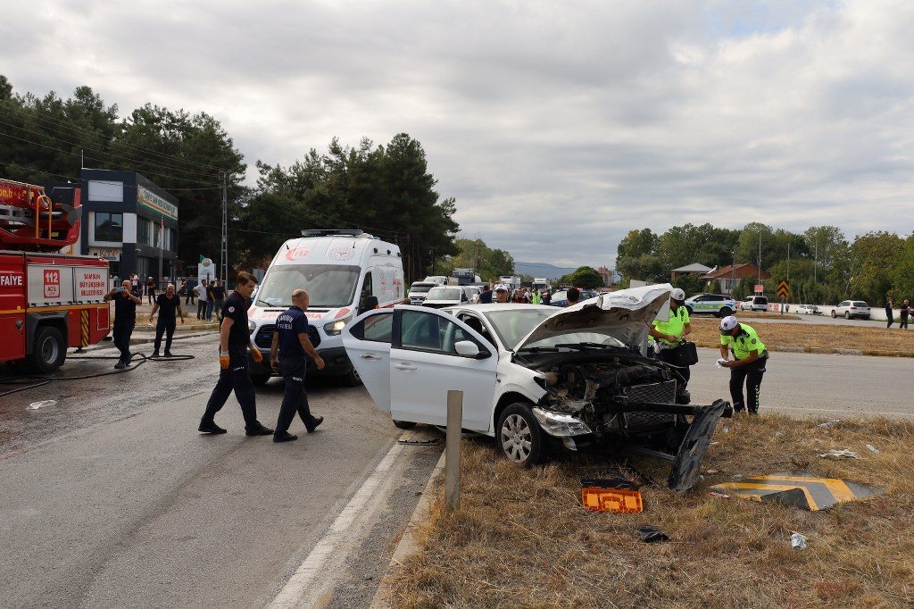 Zincirleme trafik kazası: 6 yaralı
