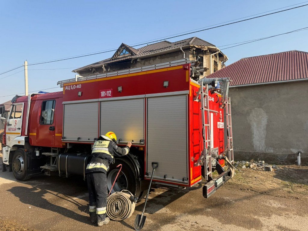 Ev yangını: 9’u çocuk 12 kişi öldü
