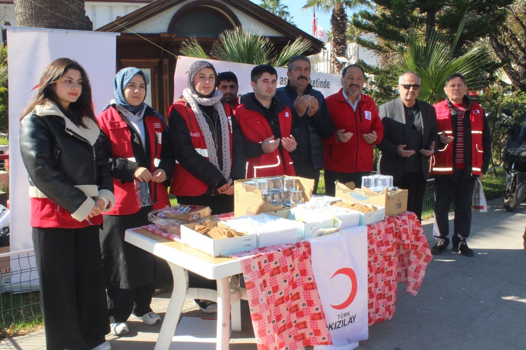 Büyük depremin yıldönümünde Kızılay Fethiye’den hayır etkinliği