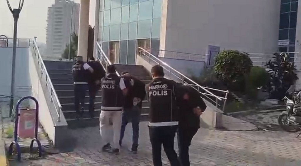 Kokain operasyonu; 3 tutuklama