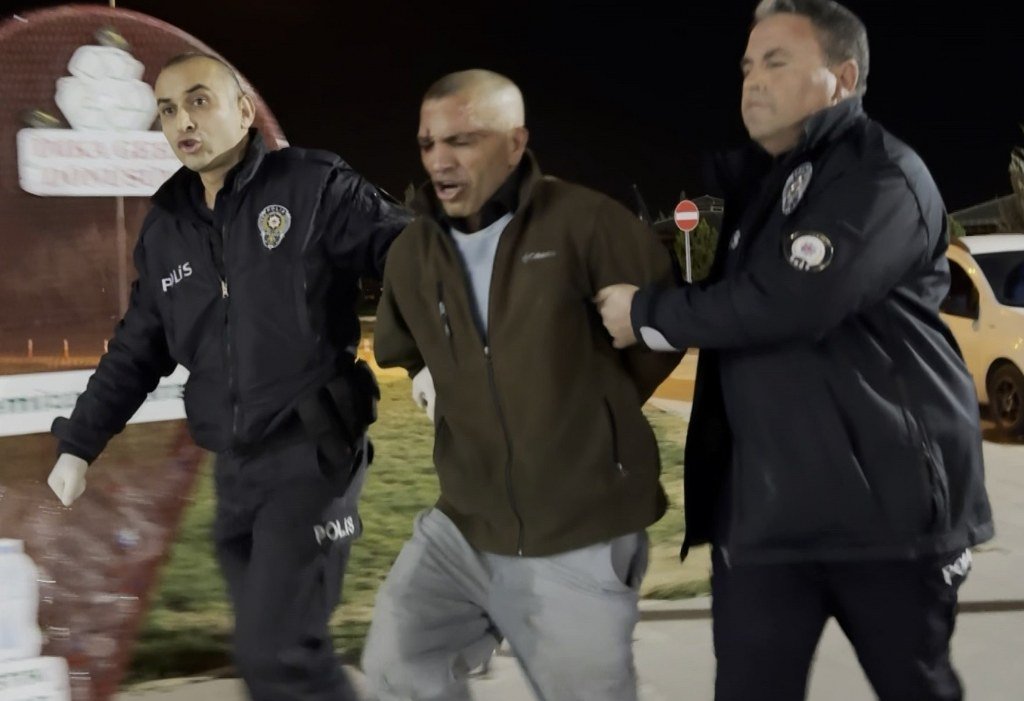 Komşusunu döner bıçağıyla yaraladı, tutuklandı