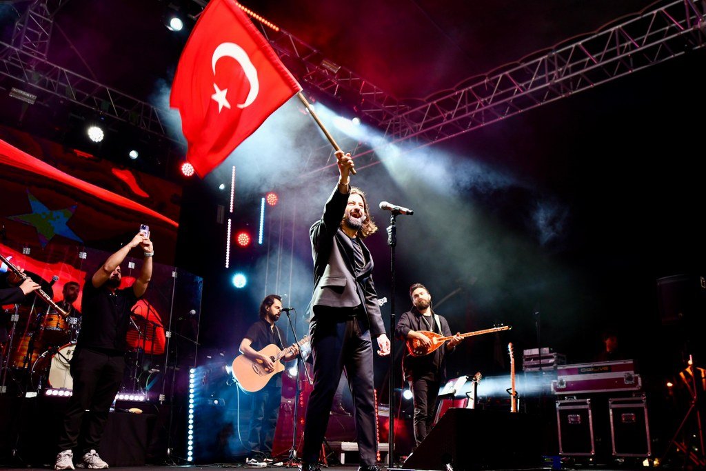 Koray Avcı coştu ve coşturdu