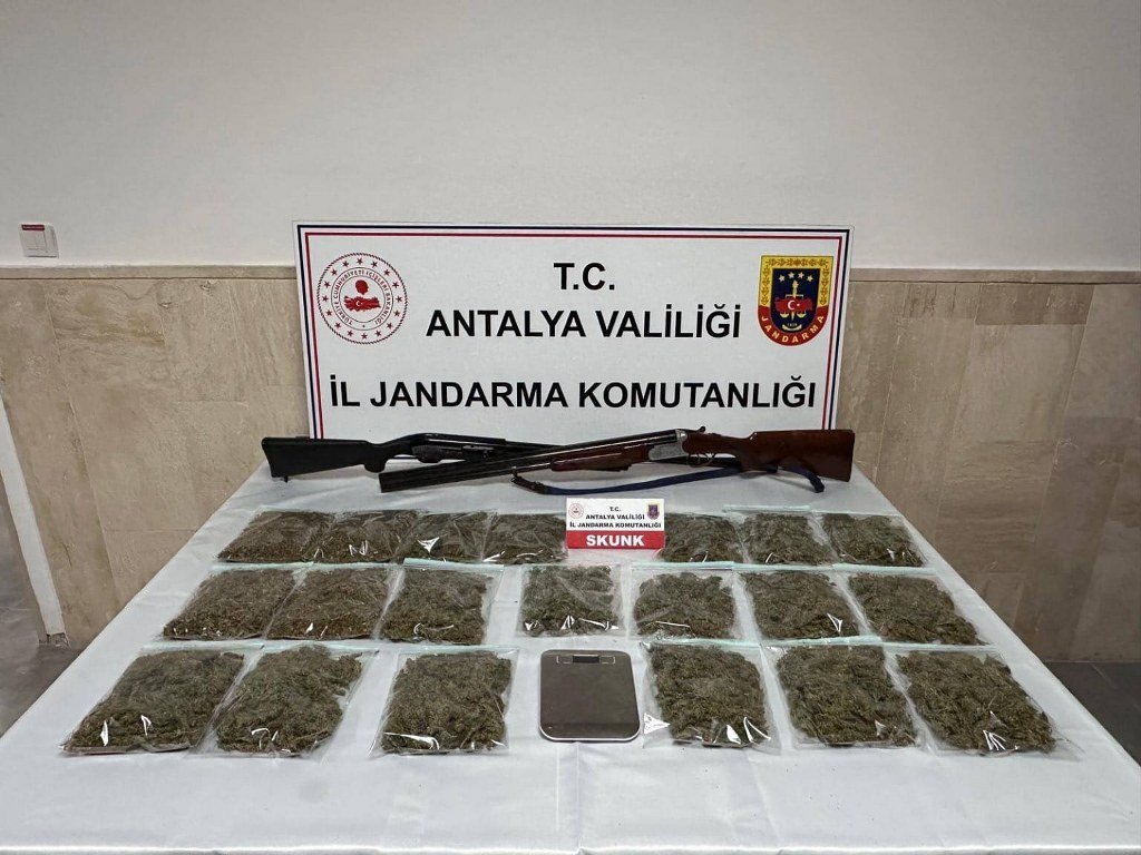 Korkuteli’de uyuşturucu operasyonu: 3 gözaltı