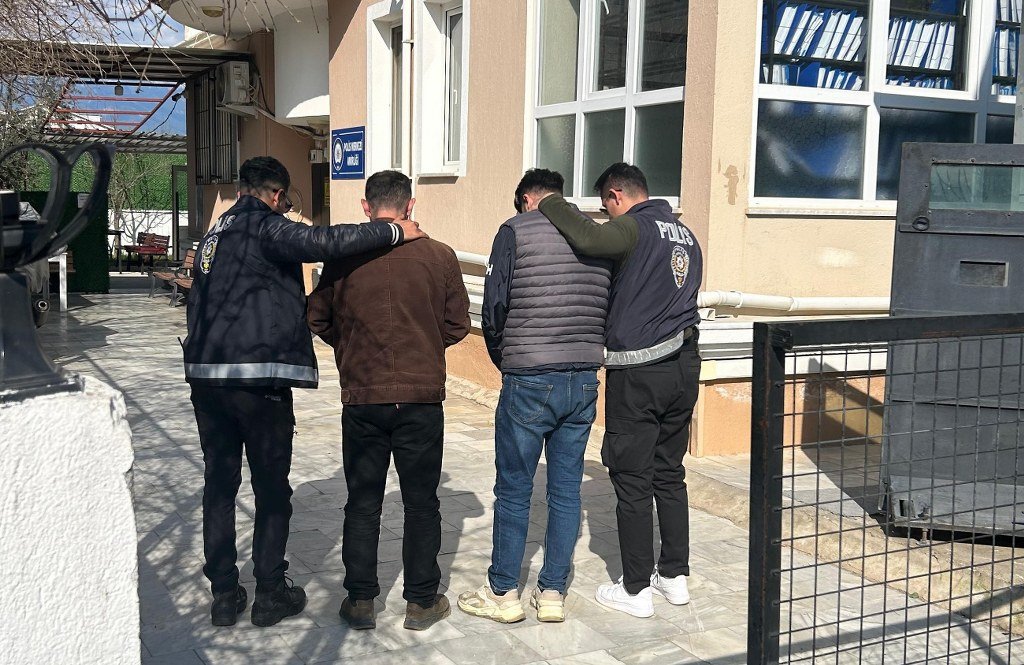 Araçları kundaklayan 2 kişi tutuklandı