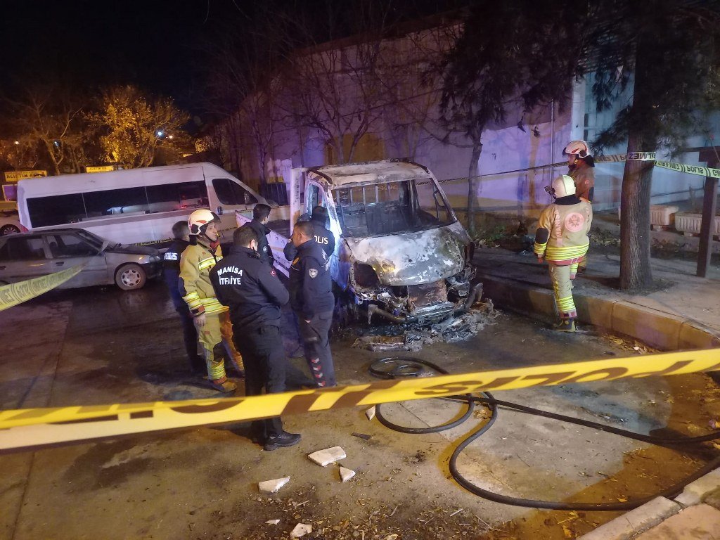 Üzerine demir kalıp düşen işçi hayatını kaybetti