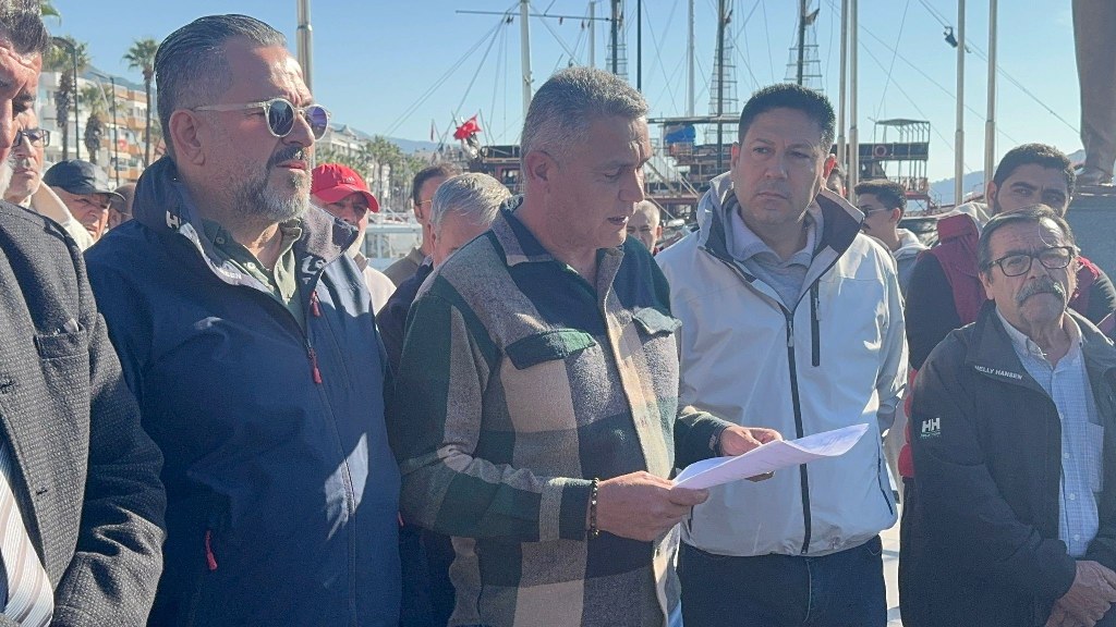 Marmaris'te sezon sonu deniz dibi temizliğinde çıkanlar şaşırttı