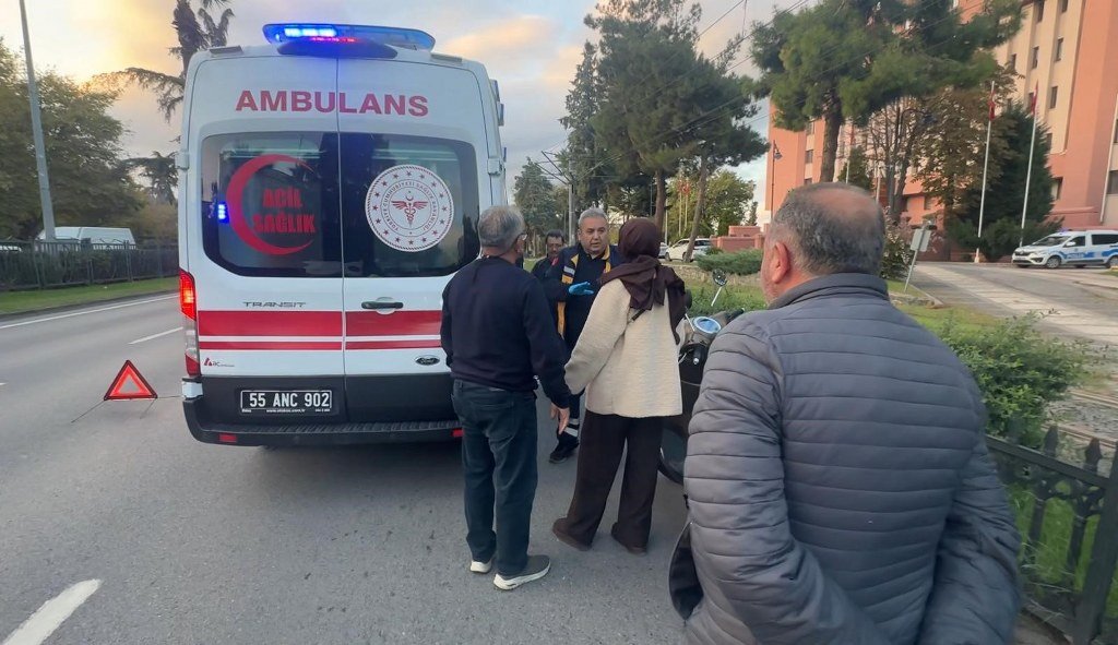 Motosiklet ile pikap çarpıştı: 1 yaralı