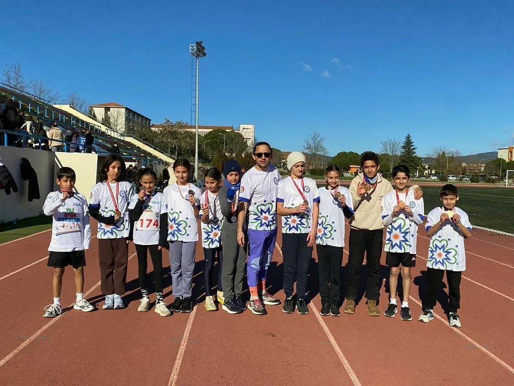 Büyükşehir Atletlerinden 27 Aralık Büyük Atatürk koşusunda madalya yağmuru