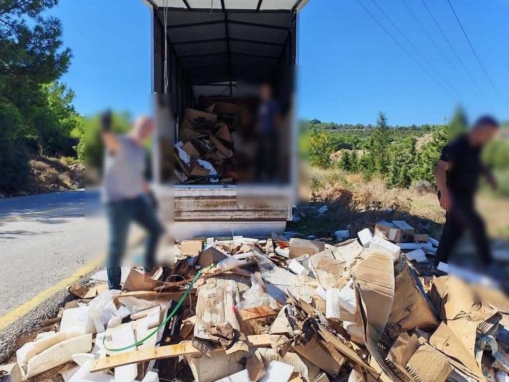 Önce attılar, sonra ceza yiyip topladılar