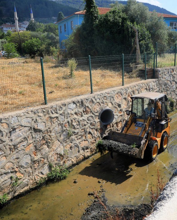  MUSKİ 2025 yılında Menteşe’de 16 bin metre dere temizliği yaptı