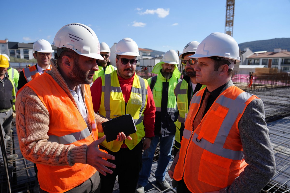 Okul bahçesinde feci olay: Veliler endişeli