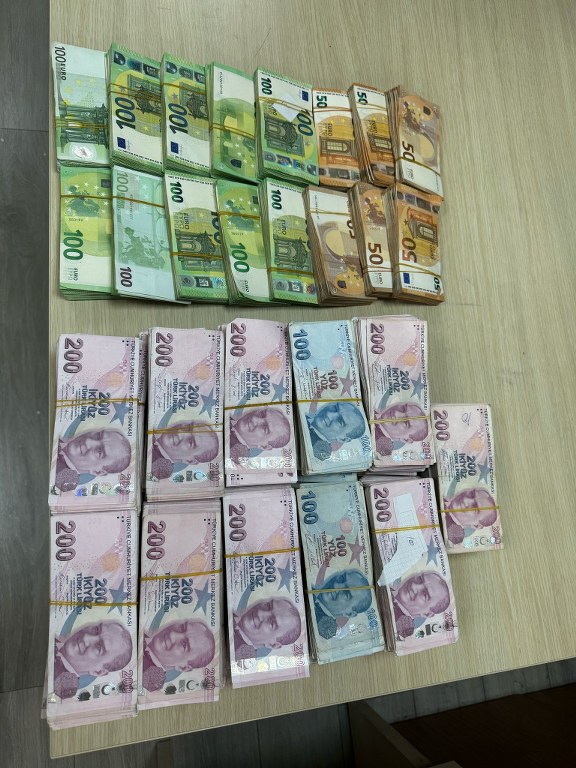 İBB operasyonunun 2. dalgasında para kasaları deşifre edildi