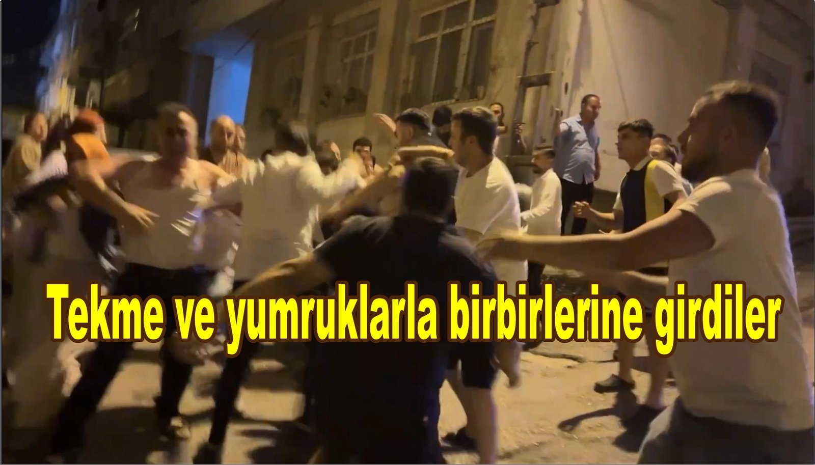 Park yeri kavgası: Tekme ve yumruklarla birbirlerine girdiler