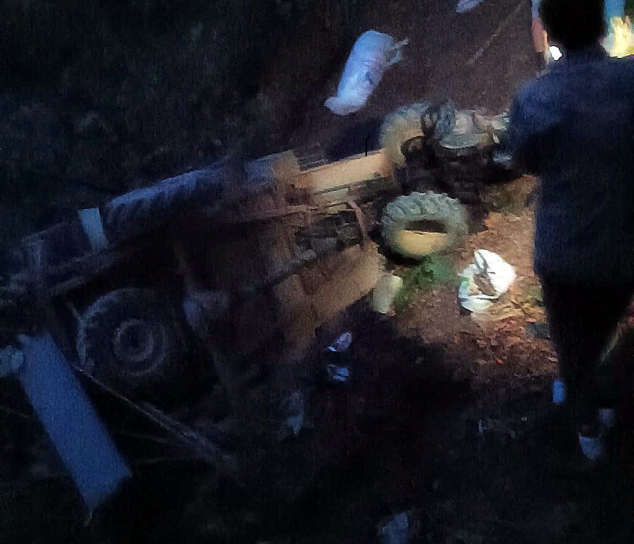 Pat pat uçuruma yuvarlandı: 8 yaralı