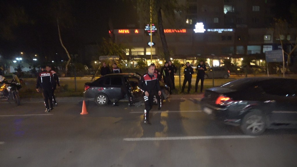 Polisten kaçan sürücü kaza yaptı