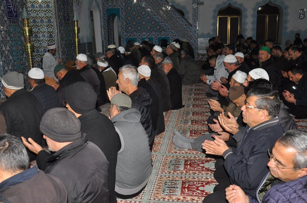 3 aylar nedeniyle sabah namazı buluşmalarına katılım artıyor