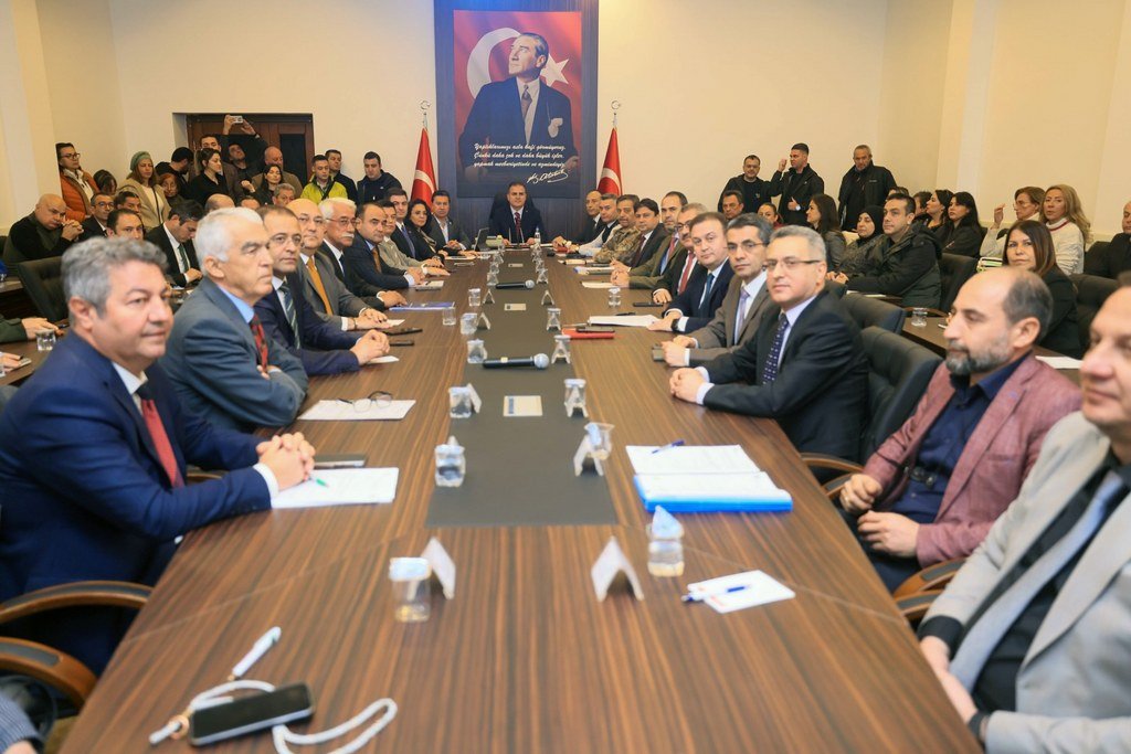 Sahipsiz hayvanlara karşı alınacak tedbirler görüşüldü