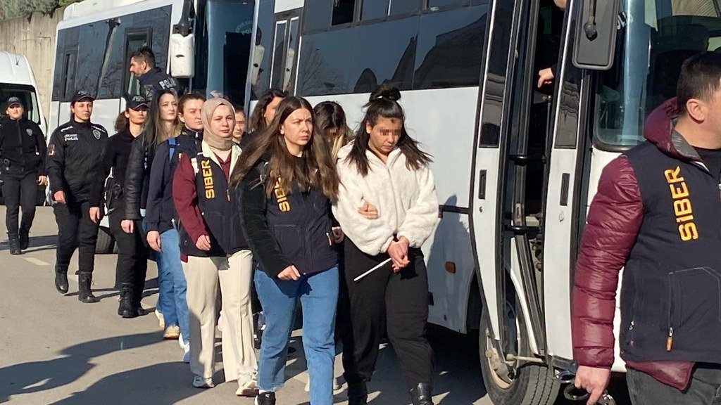 Sahte bungalov ilanıyla vurgun yapan 22'si tutuklandı