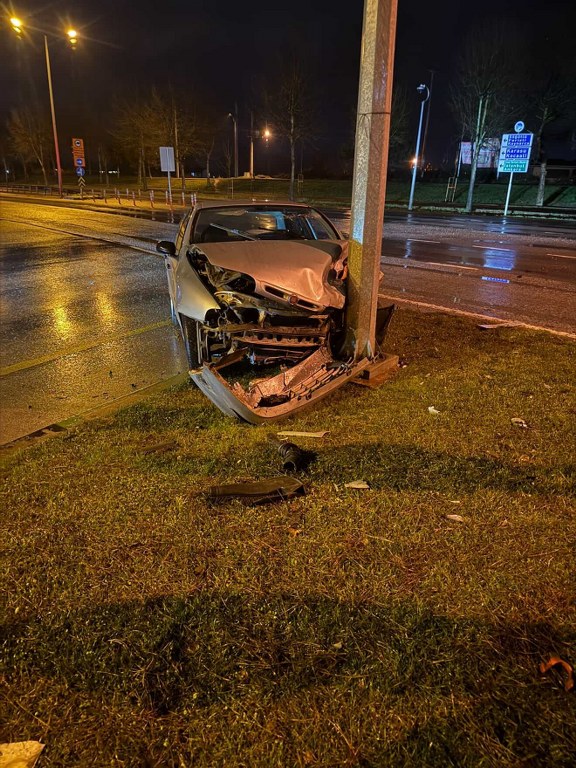 Direğe ok gibi saplanarak durabildi