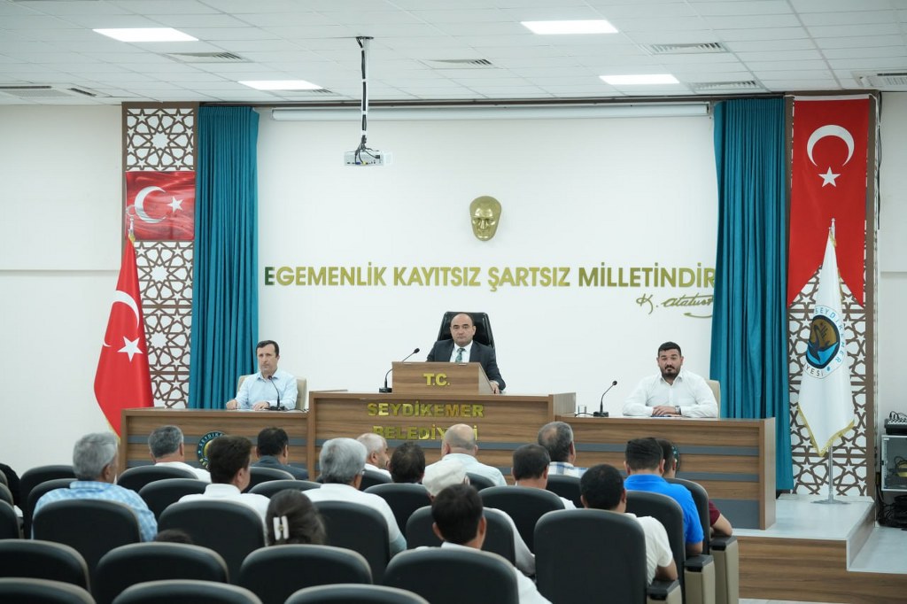 Belediye meclisi toplantısında şehitlerimiz dualarla anıldı