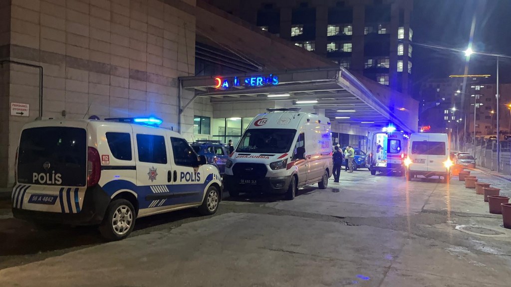 Taşlı sopalı kavga: 15 yaralı, 10 gözaltı