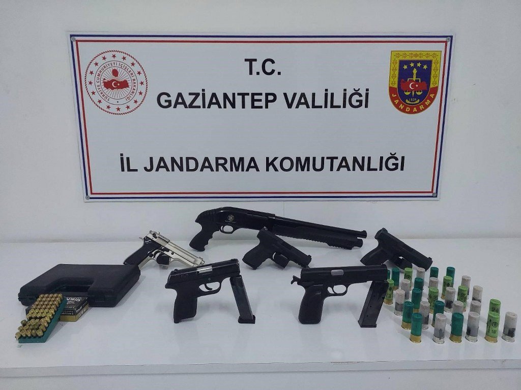 29 adet ruhsatsız silah ele geçirildi: 2 şahıs tutuklandı