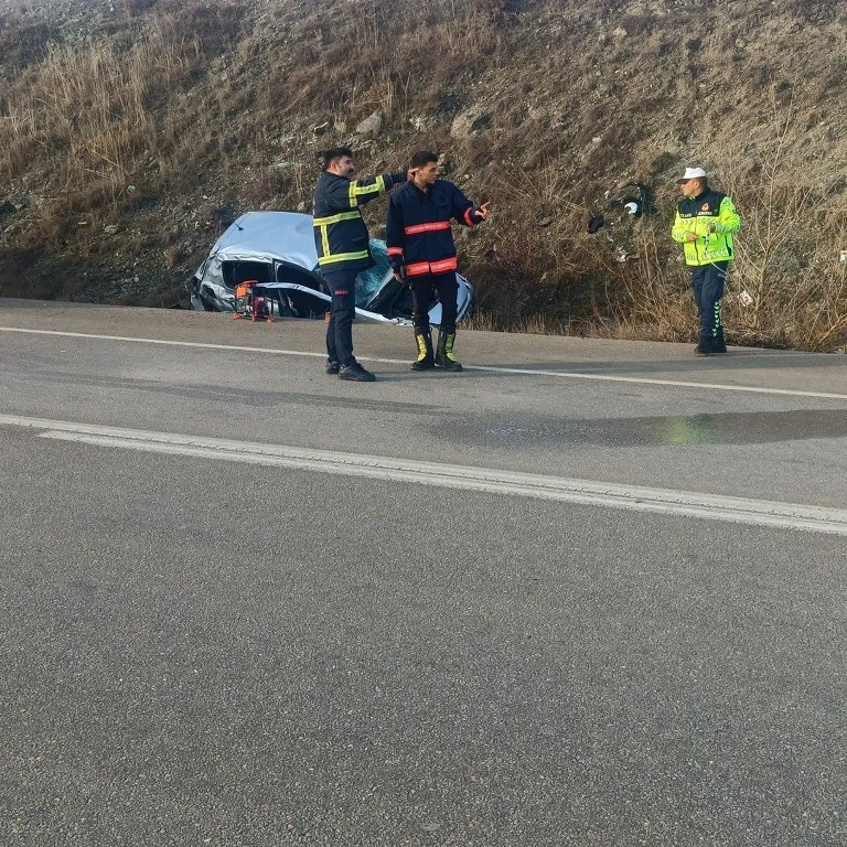 Kontrolden çıkan otomobil şarampole devrildi: 5 yaralı