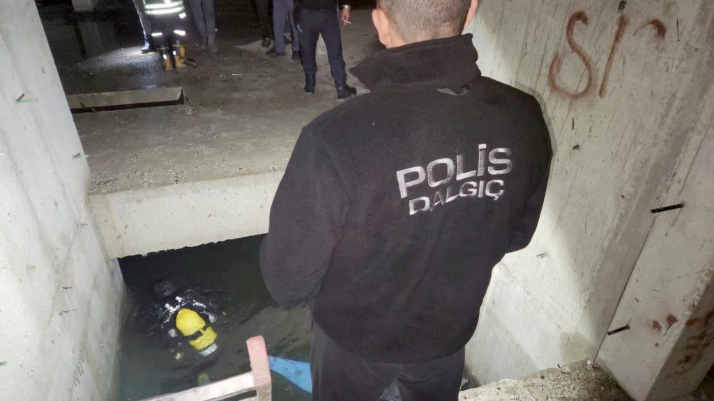 Yağışla su dolan bodrum kata düşerek hayatını kaybetti