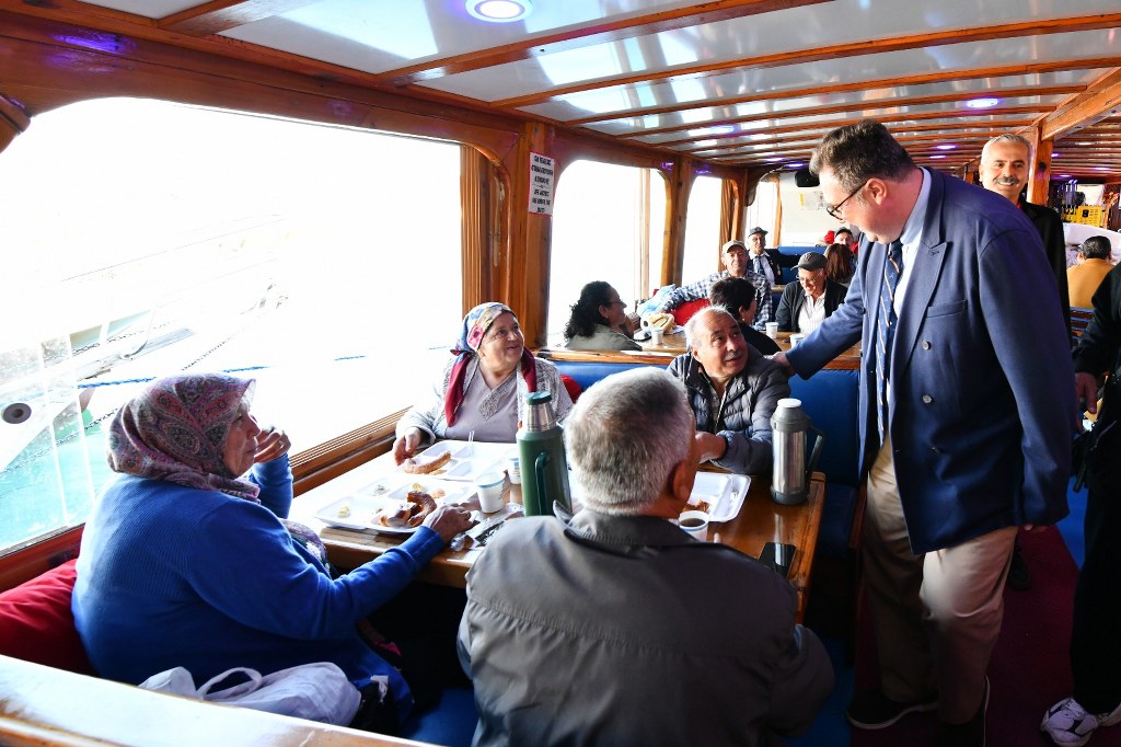 Fethiye Körfezi’nin eşsiz güzelliklerinde stres attılar