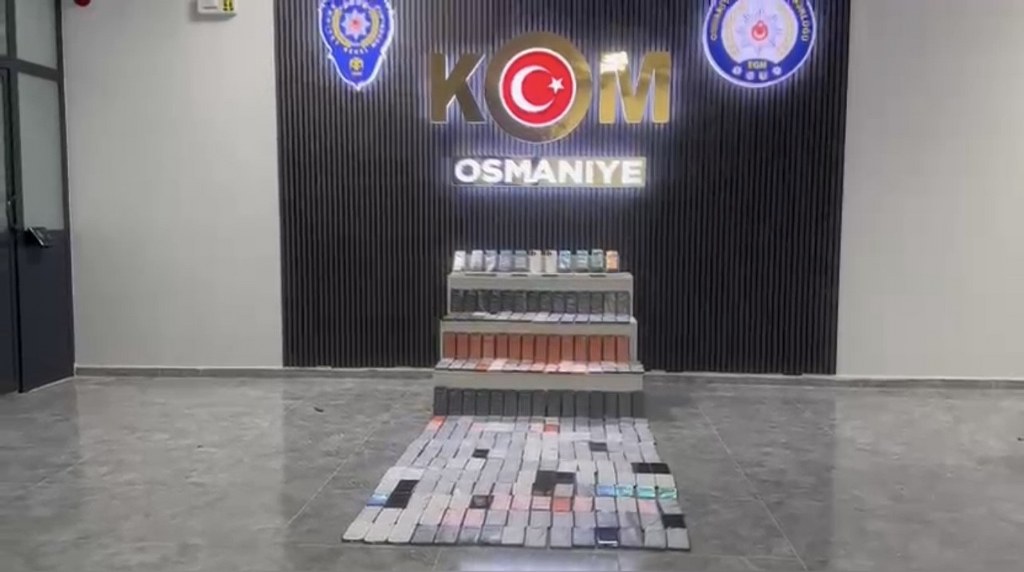 Yolcu otobüsünde 277 kaçak cep telefonu ele geçirildi