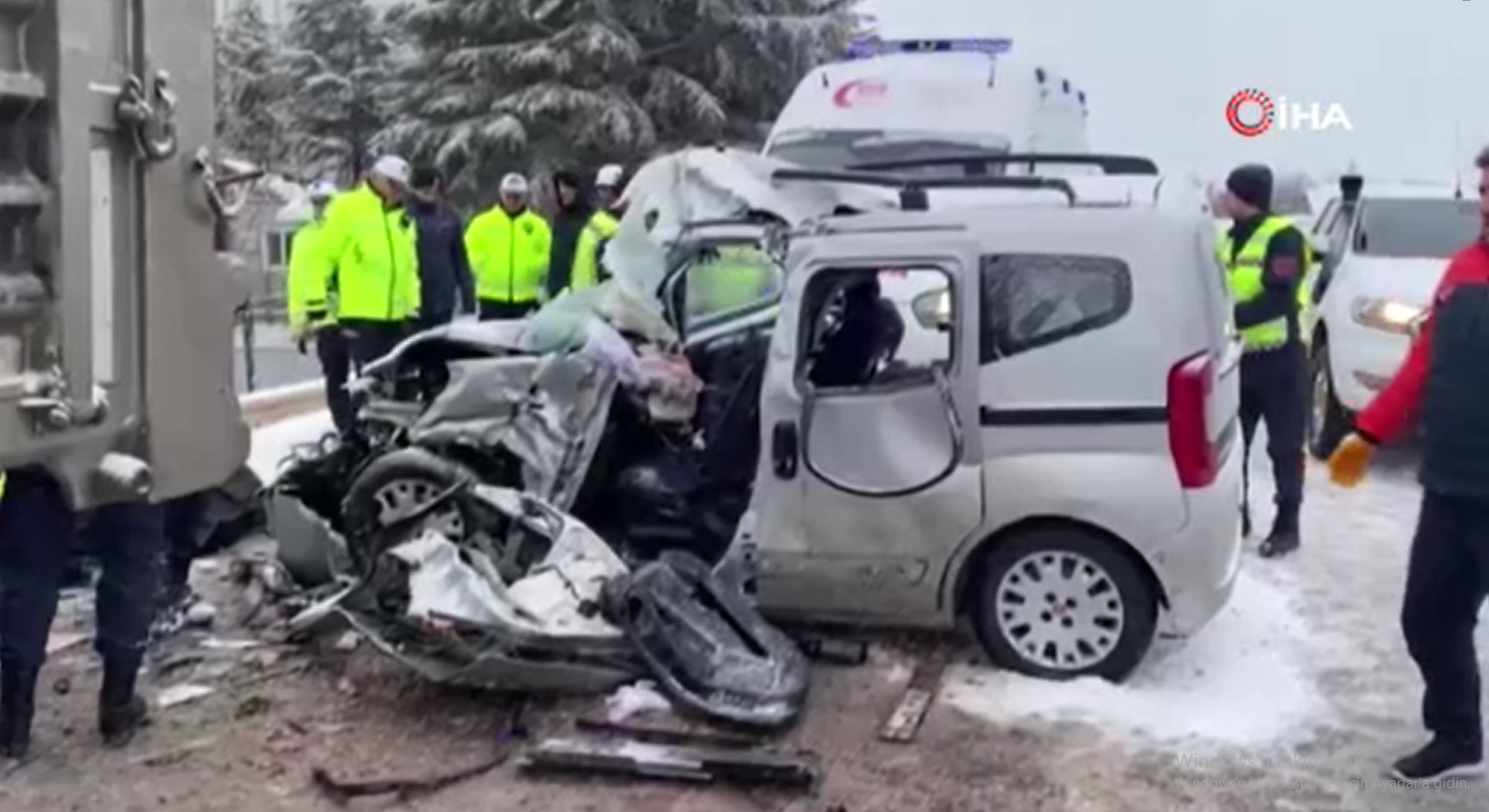 İki tır çarpıştı: 2 yaralı