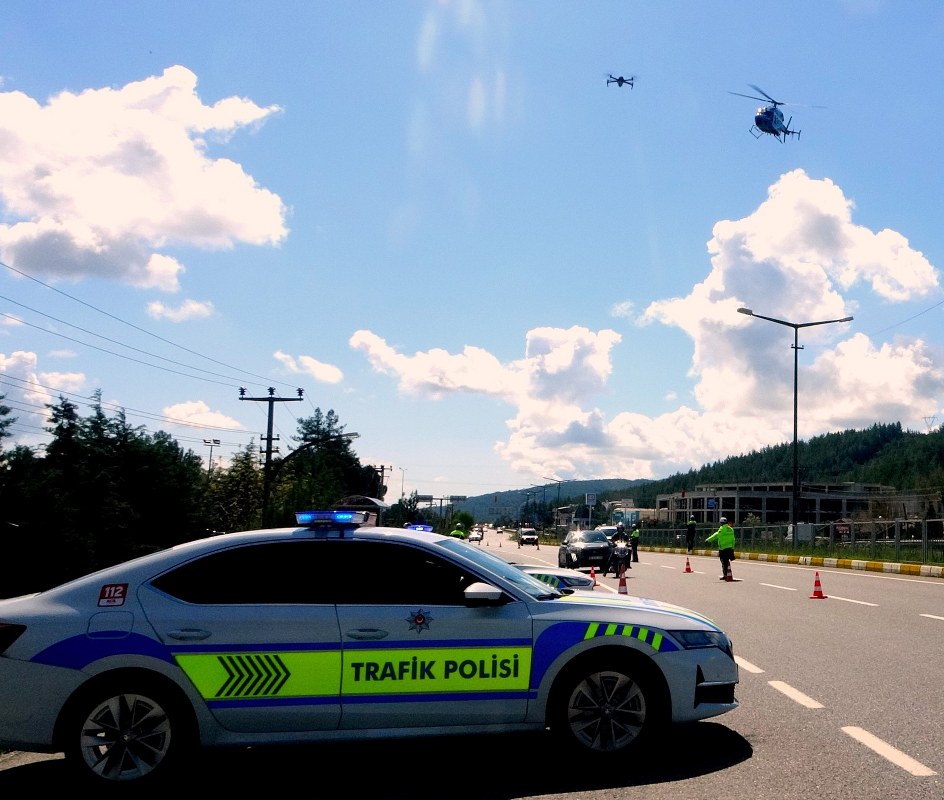 Trafik ekipleri denetimlerine devam ediyor